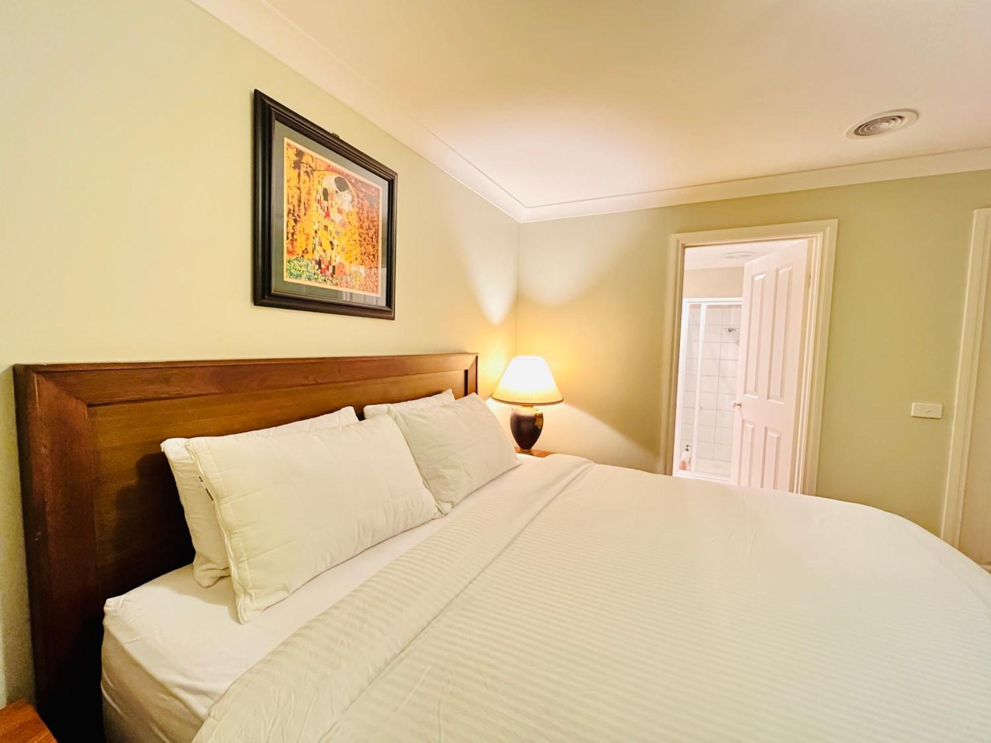 Lodge An Ensuite Comfort In Sydenham