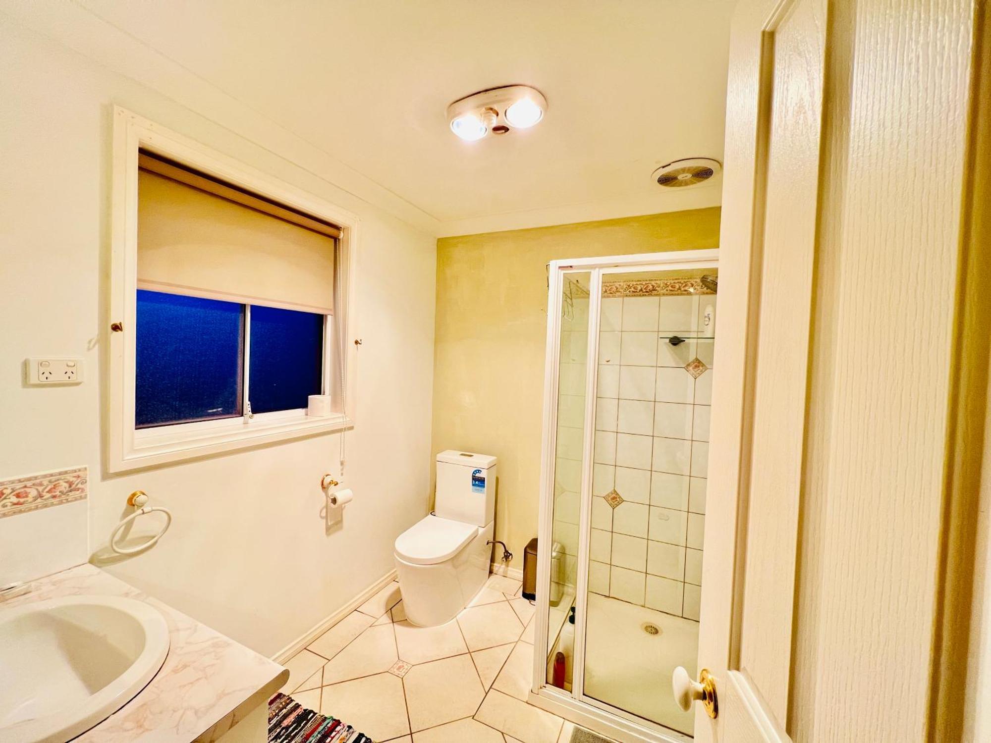 An Ensuite Comfort In Lodge *